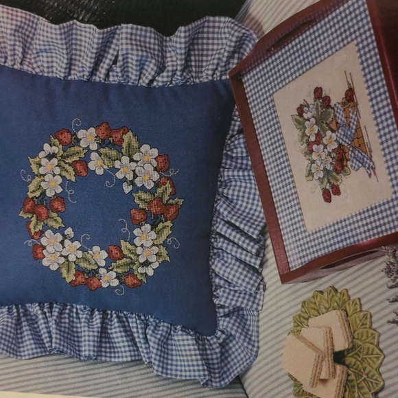 Just CrossStitch Magazine June 1998 - Picture 8 of 15